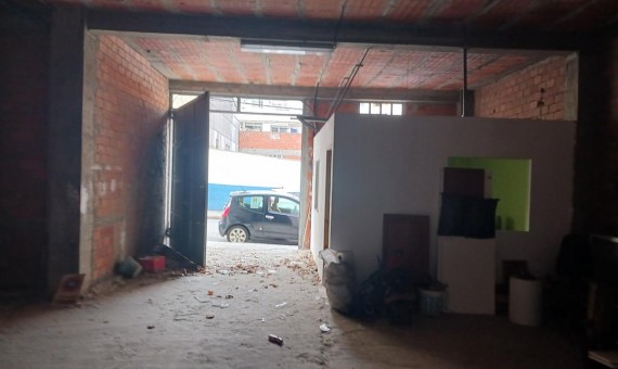 Local en venta en Rúa Reis Católicos